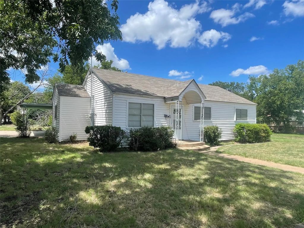 1016 W Cedar Street, Coleman