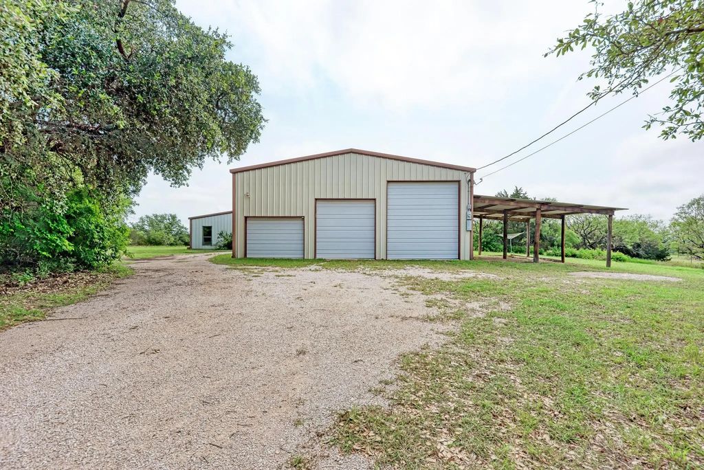 14852 N Us Hwy 281, Lampasas