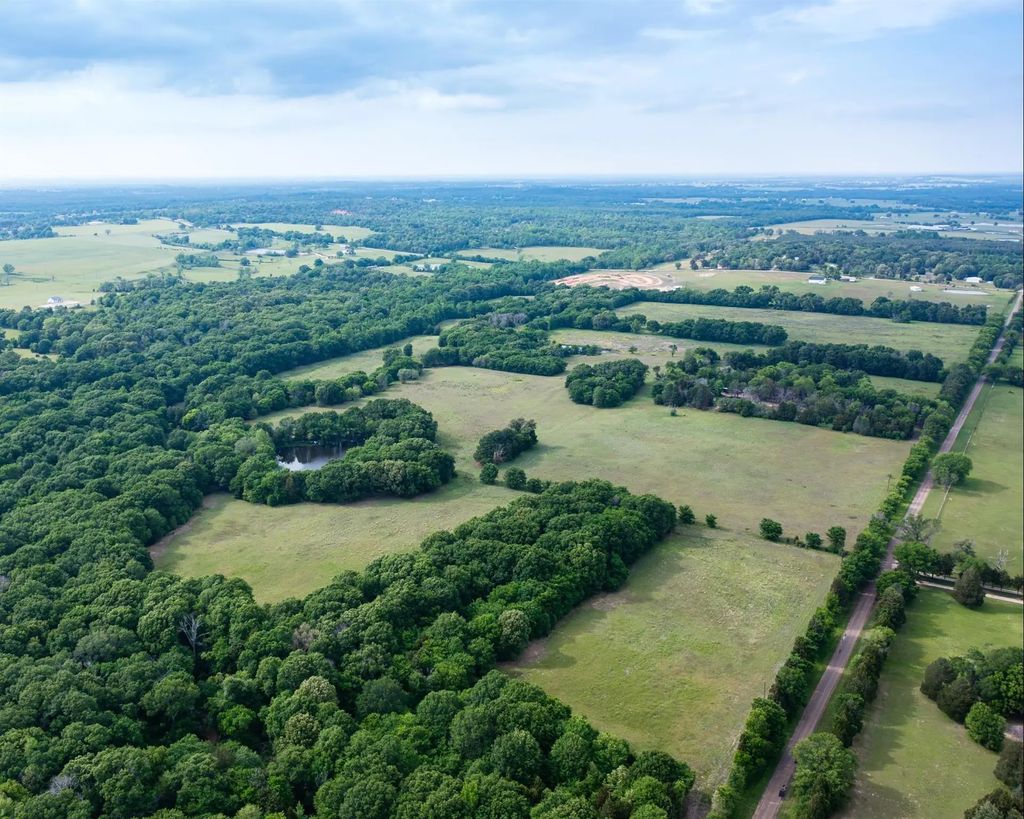 540 Vz County Road 2916, Eustace