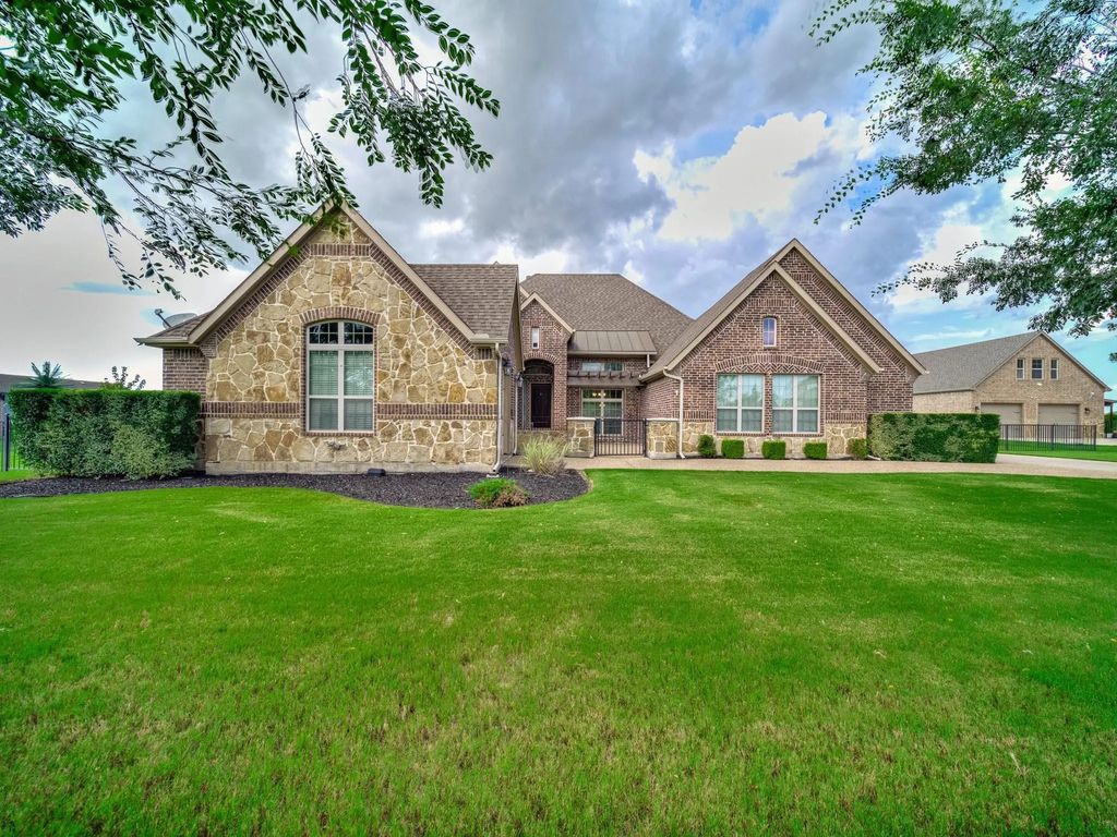 1926 Cattle Street, Celina