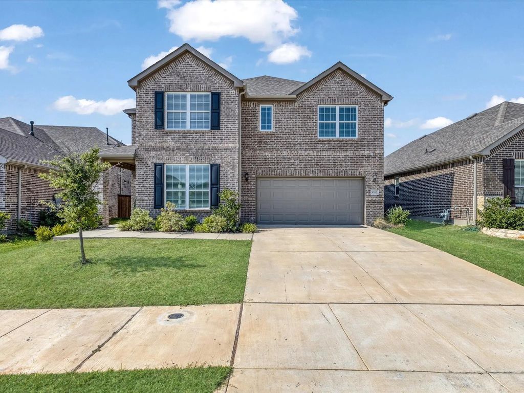 9520 Trailway Drive, Oak Point