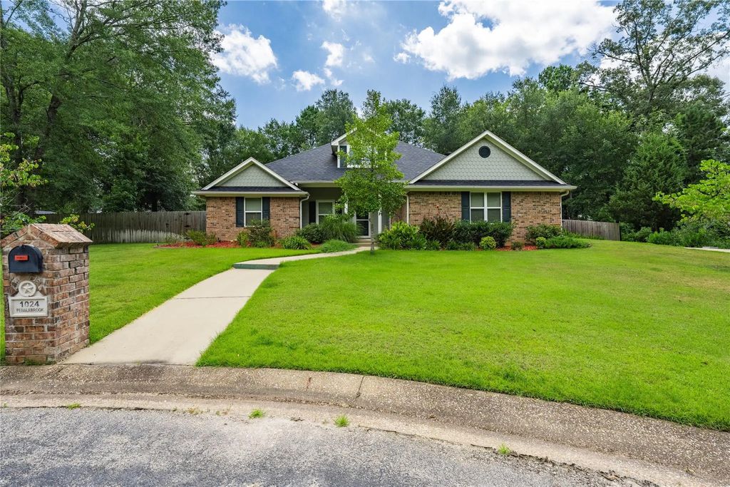 1024 Pebblebrook Court, Chandler