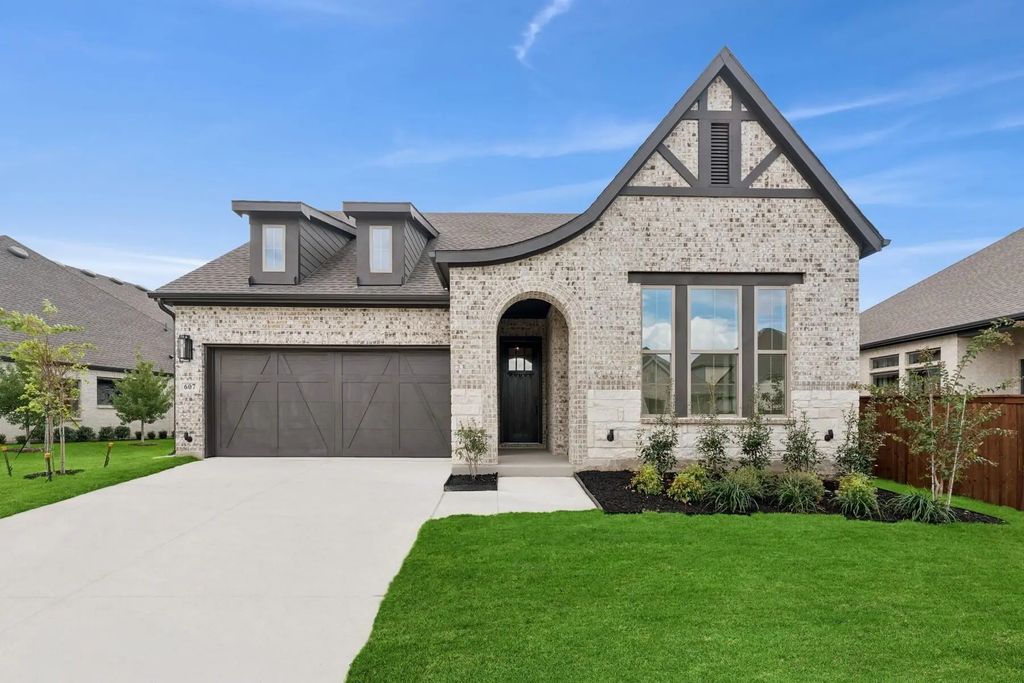 607 Long Trail, Mansfield