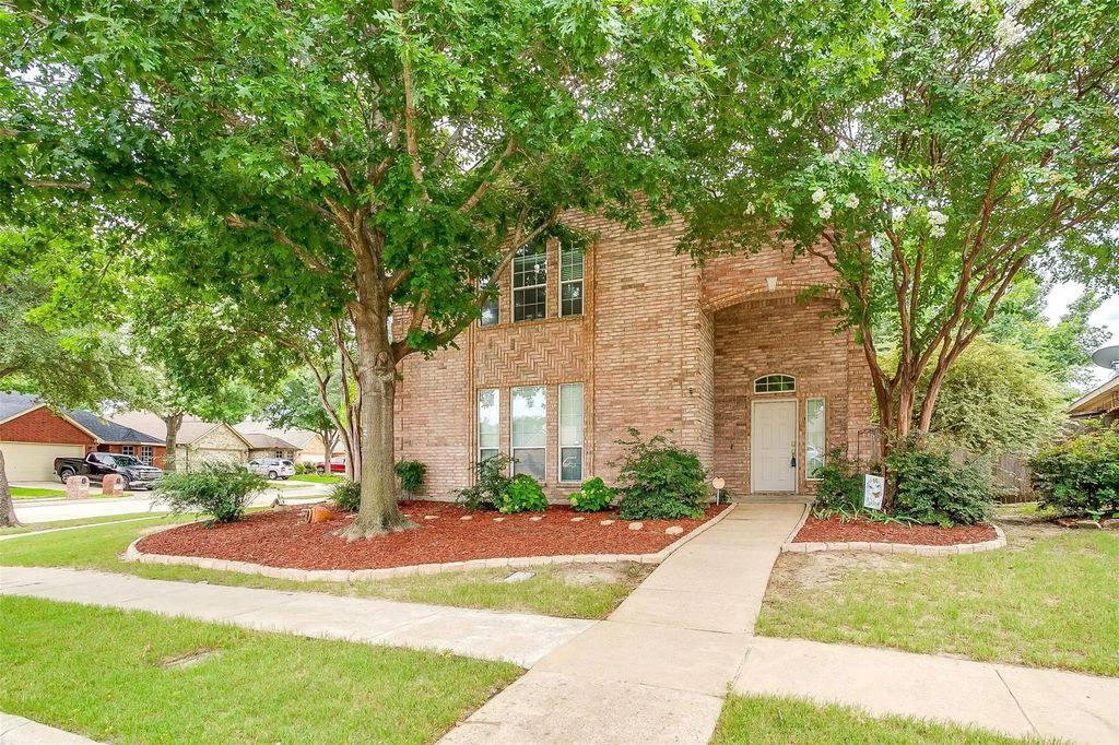 4426 Shady Elm Drive, Mansfield