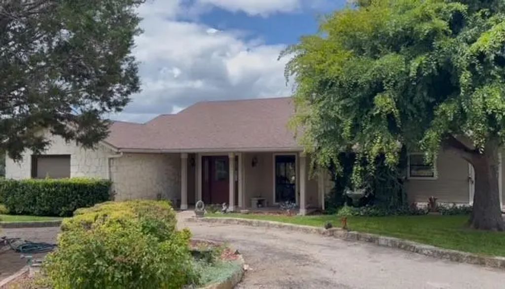 300 Summit Ridge Road, Burnet