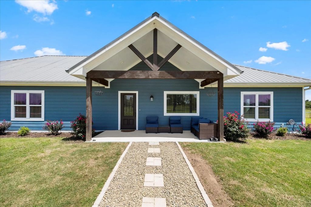 1714 County Road 1170, Brashear