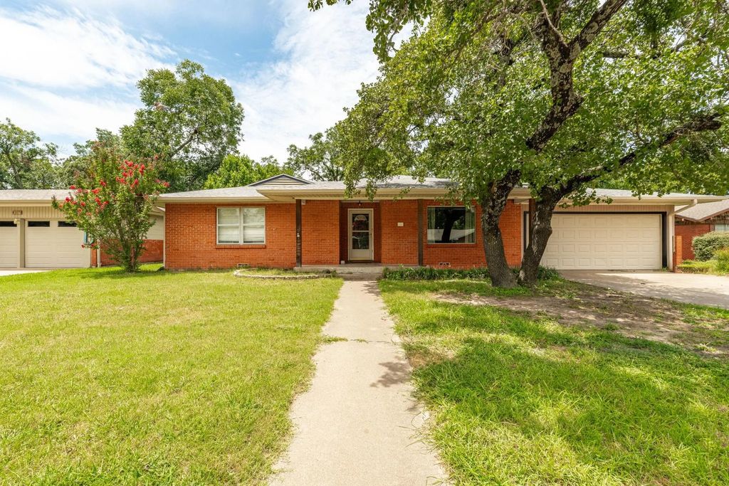 2080 N Woodland Street, Stephenville