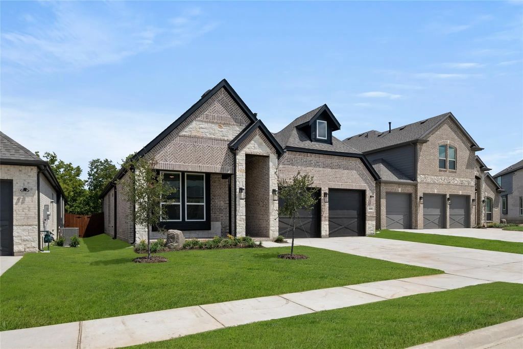 2211 Pelican Drive, Mansfield