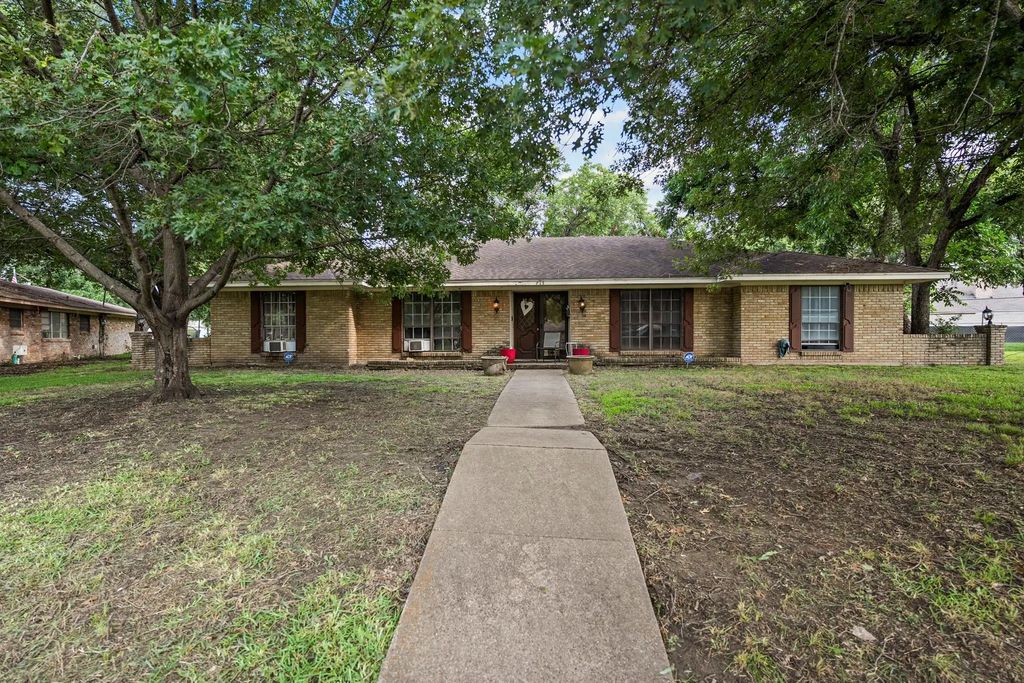 729 Surrey Circle, Grand Prairie