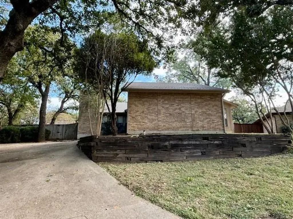 2635 Sunlight Drive, Arlington