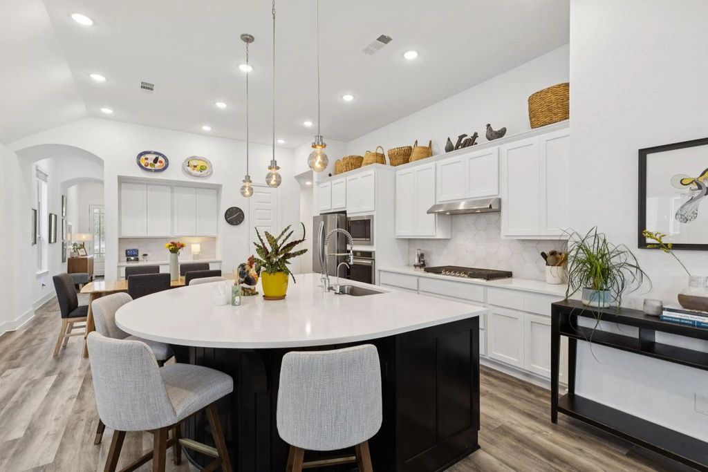 1909 Pelham Drive, Aubrey