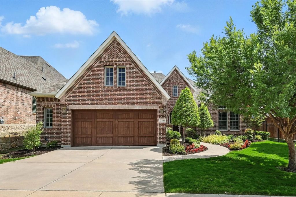 2800 Lake Shore Drive, Keller