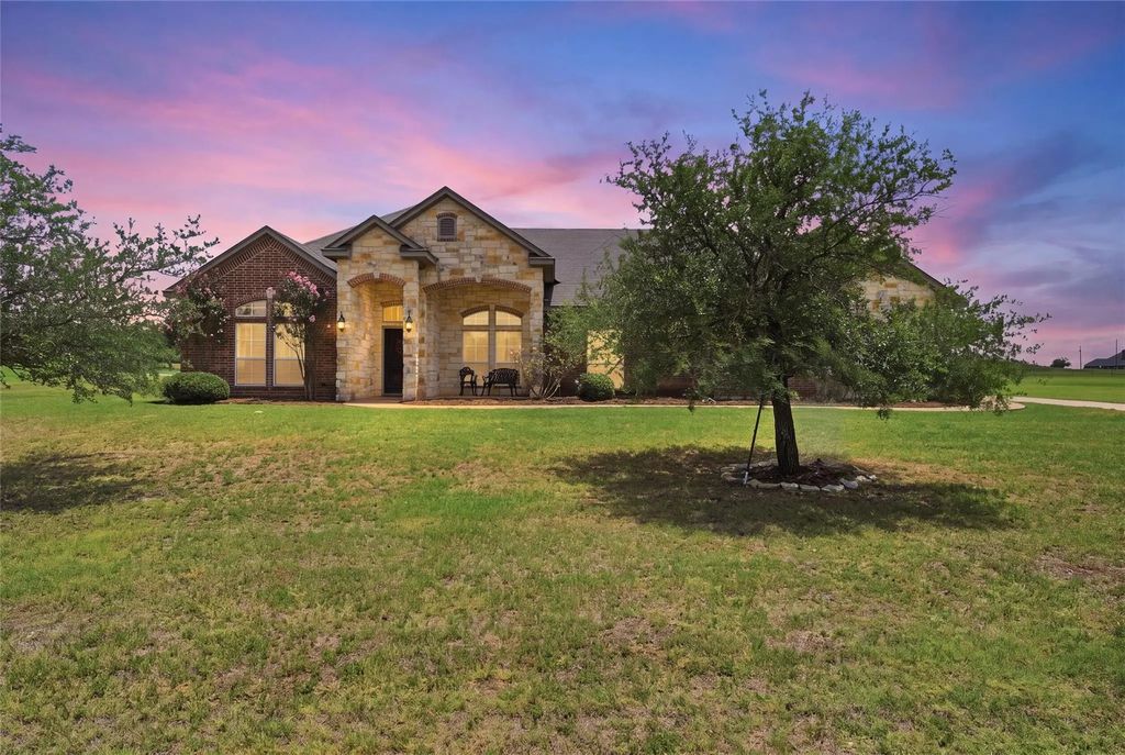 845 W County Line Road E, West