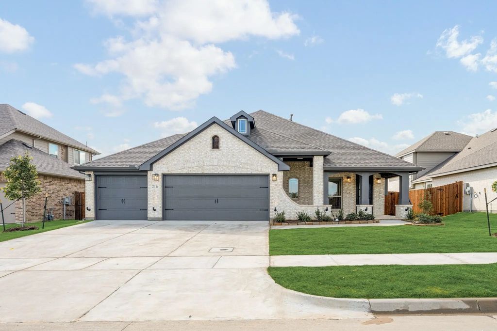 216 Rosewood Drive, Glenn Heights