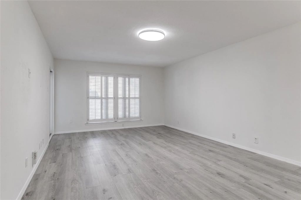 4859 Cedar Springs Road 142, Dallas