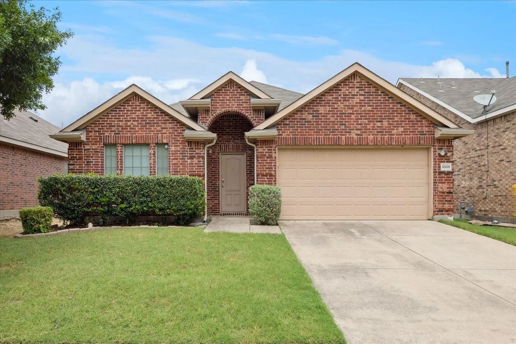 9508 Falcons Fire Drive, McKinney