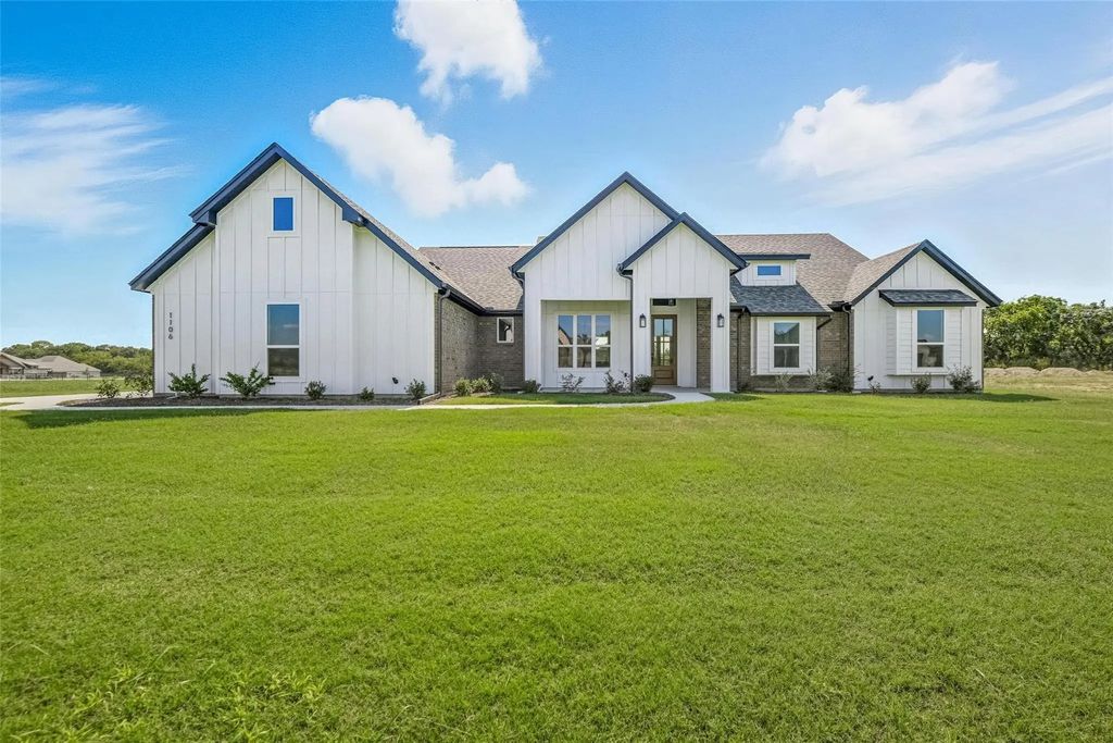 1106 Silver Sage Trail, Weatherford