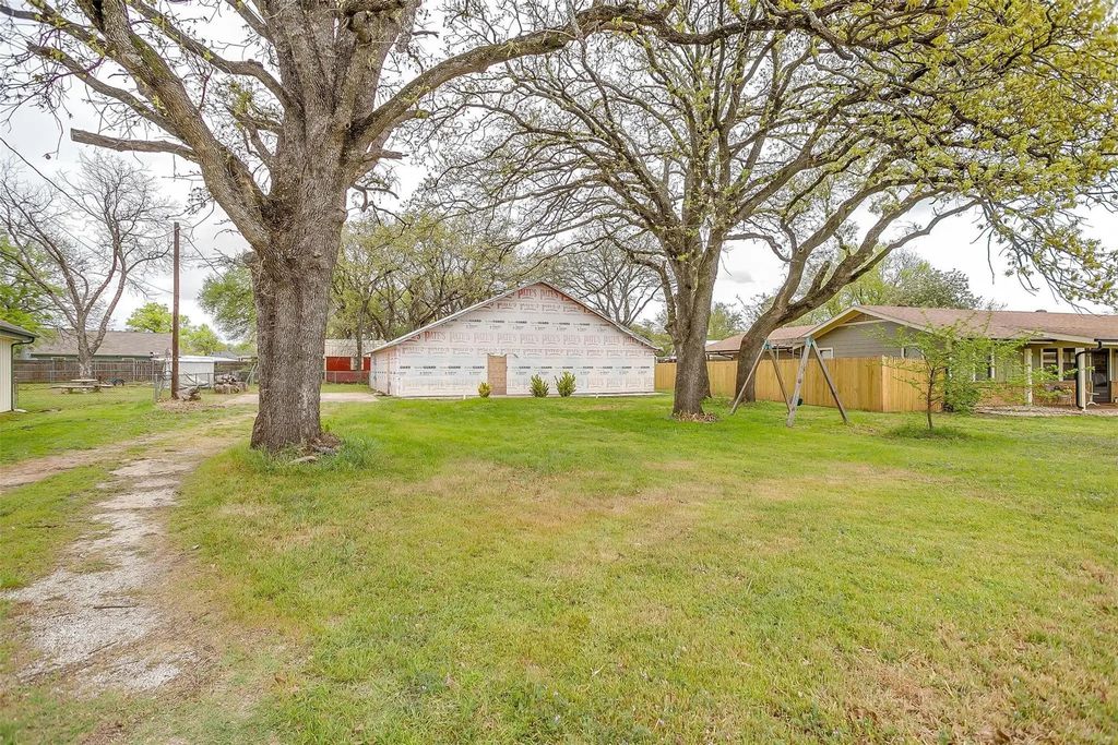 4004 Pueblo Court, Granbury