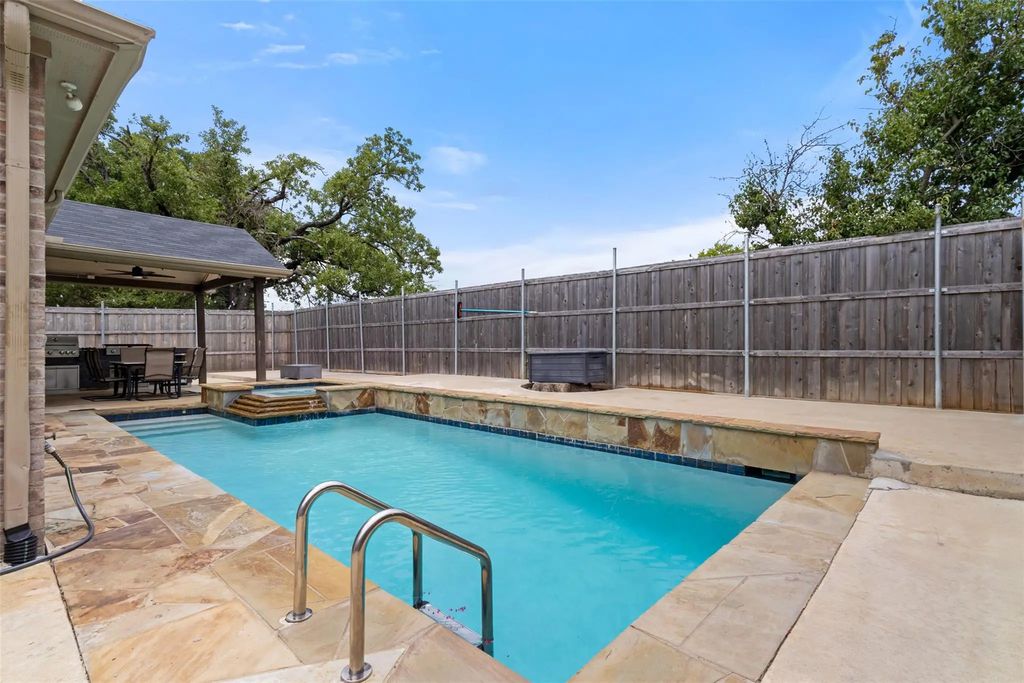 945 Hannah Way, Dallas