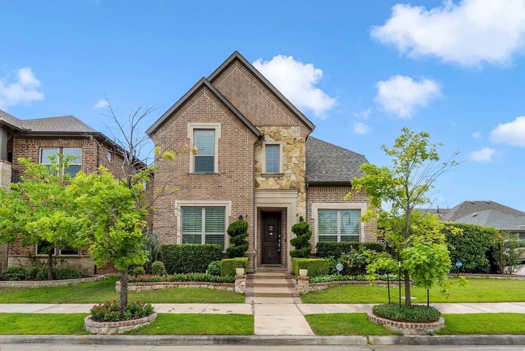 1110 Amber Rose Way, Arlington