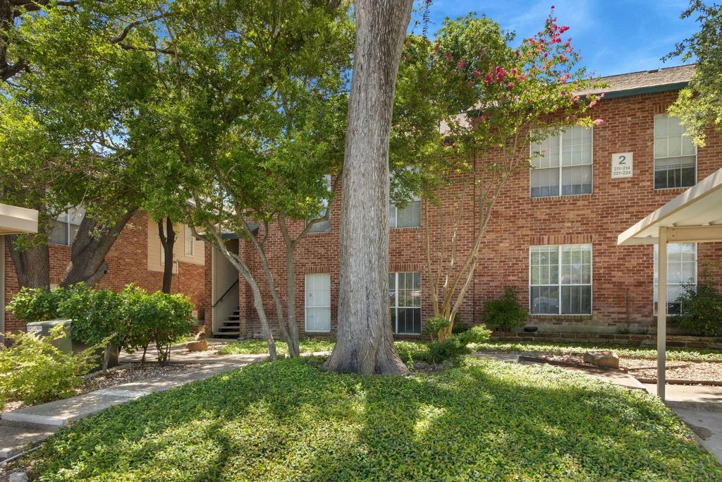 8601 Park Lane 221, Dallas