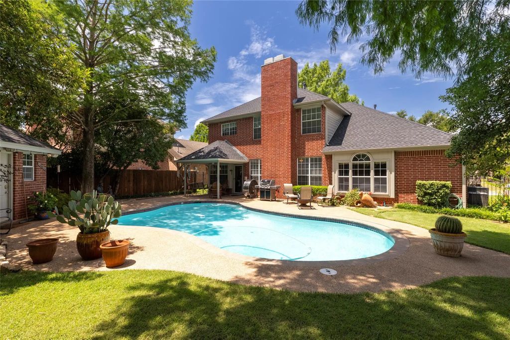 1304 Hillary Lane, Arlington