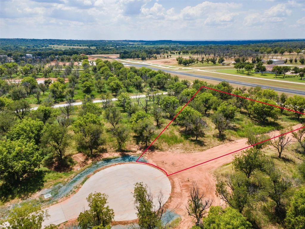 1301 Cirrus Loop, Granbury