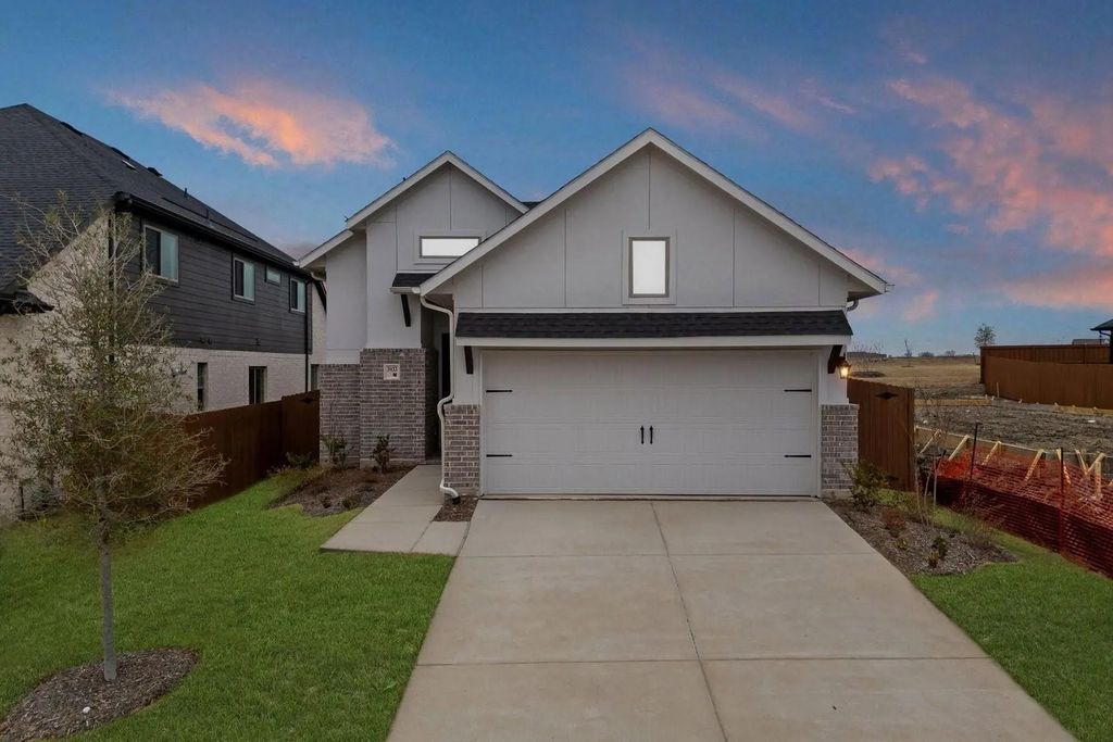 3933 Lakefield Drive, Crandall