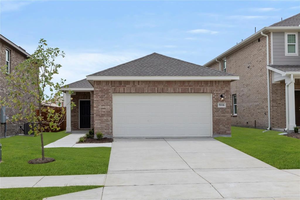 5936 Sahara, Forney