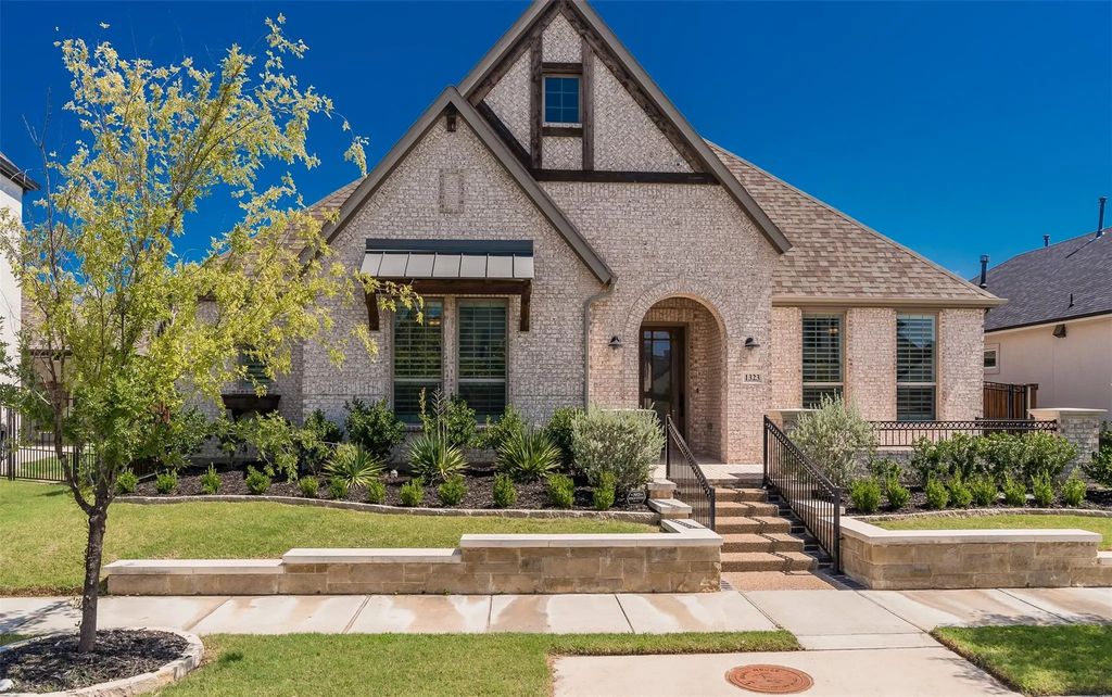 1323 English Setter Drive, Arlington