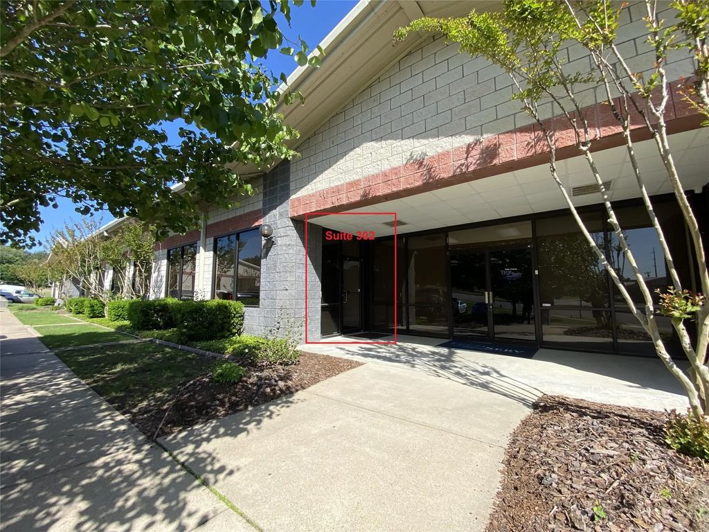 114 Jordan Plaza Boulevard 302, Tyler