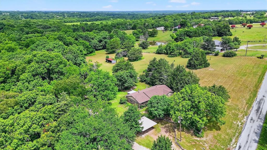 637 Snap Road, Sherman