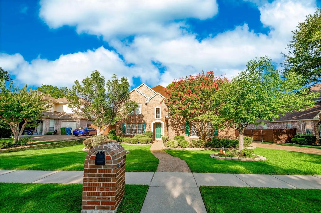 1708 Rockcreek Court, Flower Mound