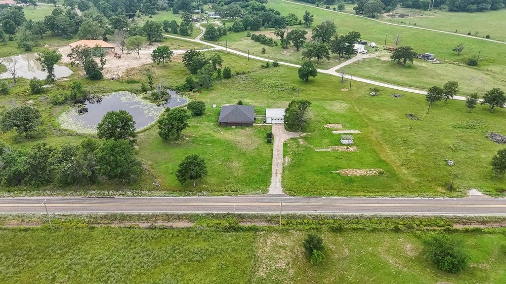 801 Fm 1653, Ben Wheeler