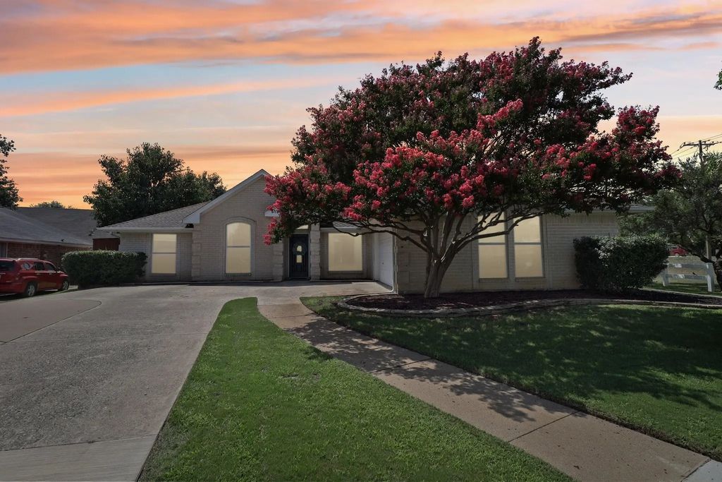 515 Steeplechase Trail, Kennedale