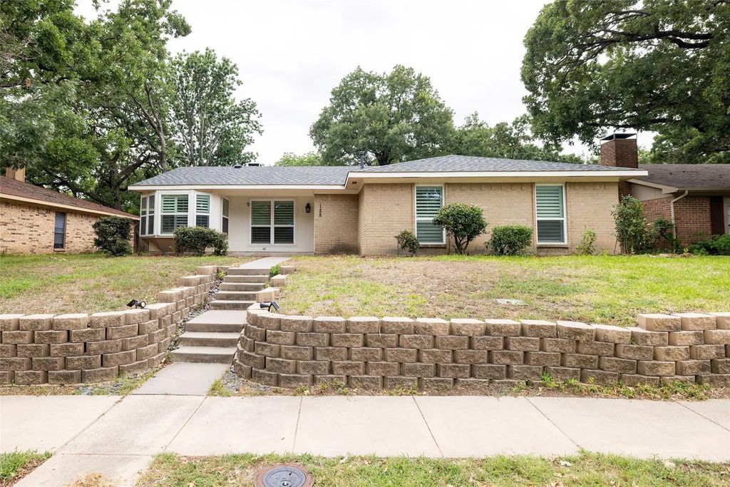 128 Greenwood Court, Coppell