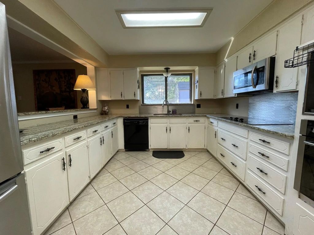 2908 Lakewood Drive, Denton