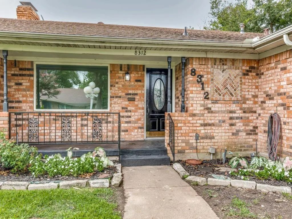 8312 Bocowood Drive, Dallas