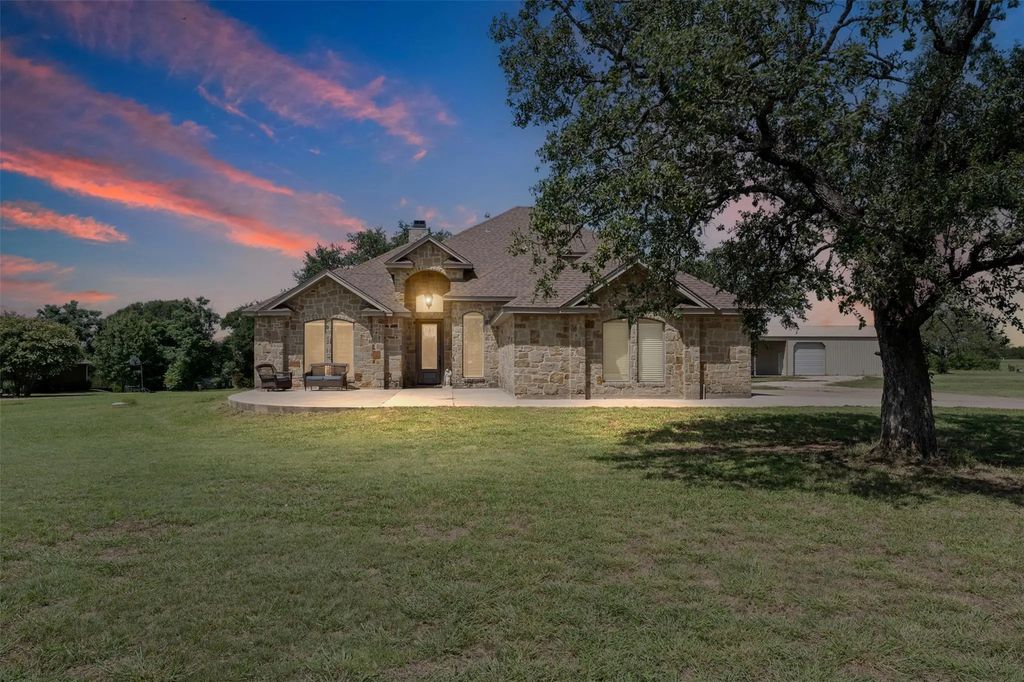 160 Seven Oaks Lane, China Spring