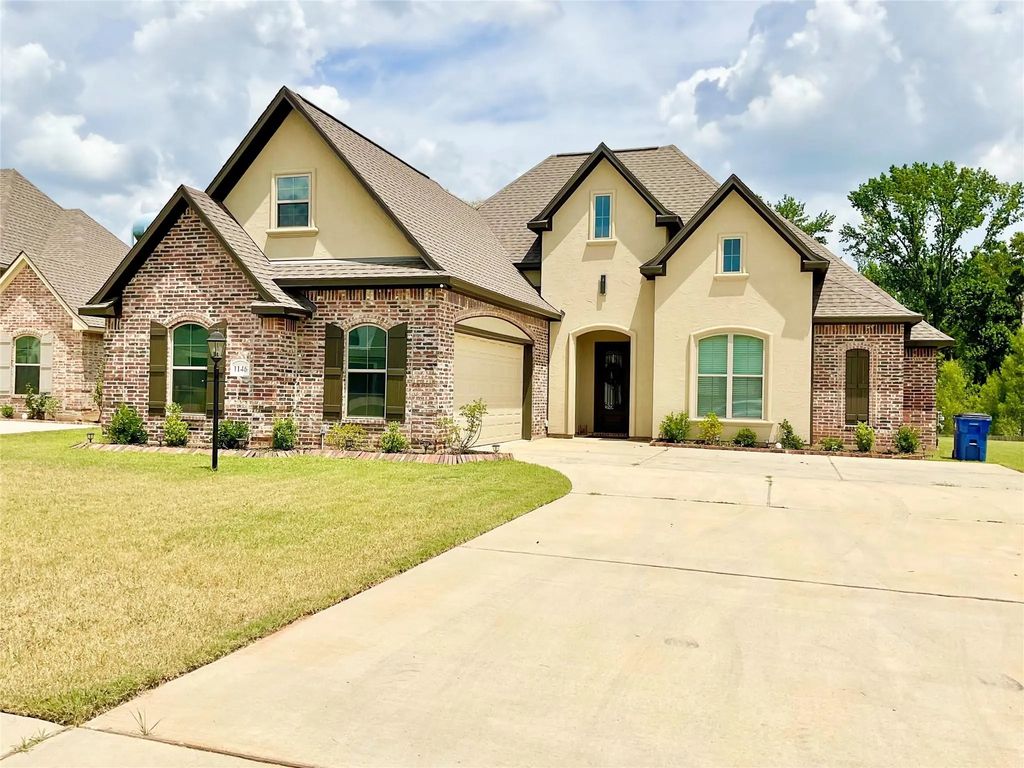 1146 Green Wood Circle, Haughton