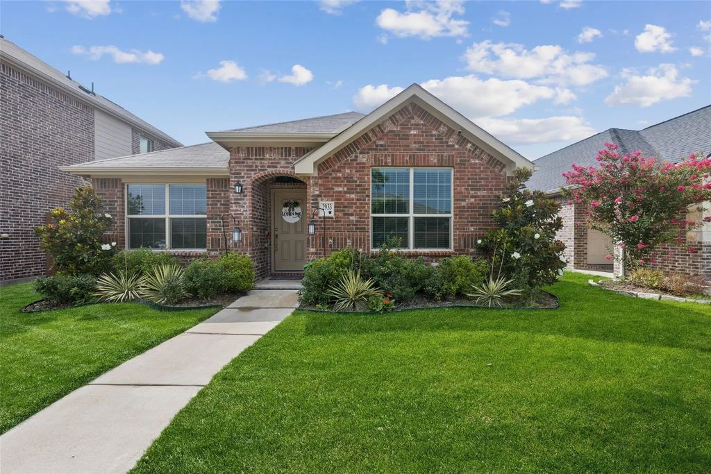 2933 Meadowlands Drive, Forney