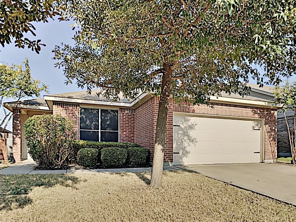 2912 Wispy Trail, Fort Worth