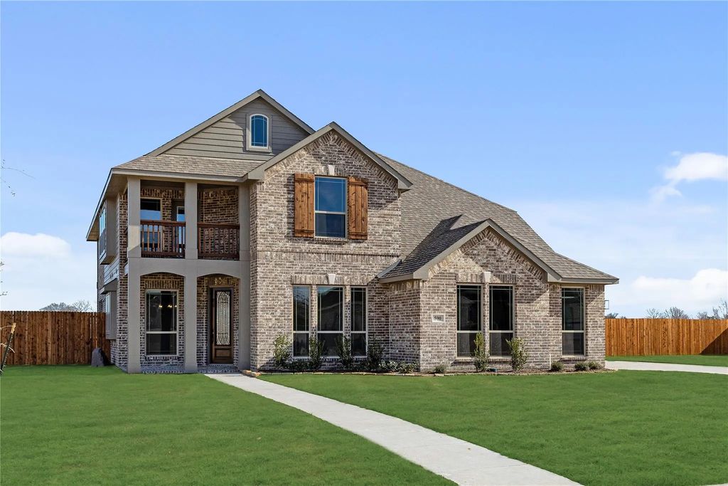 590 Crystal Lake Lane, Red Oak
