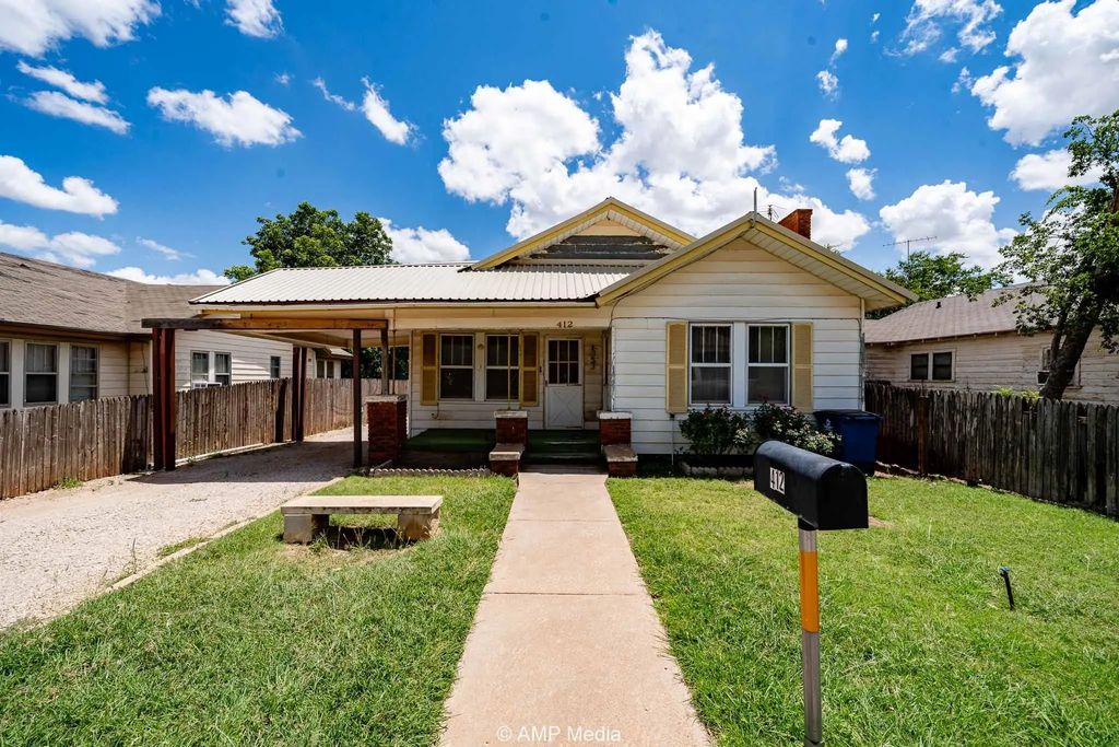 412 E Hamilton, Stamford