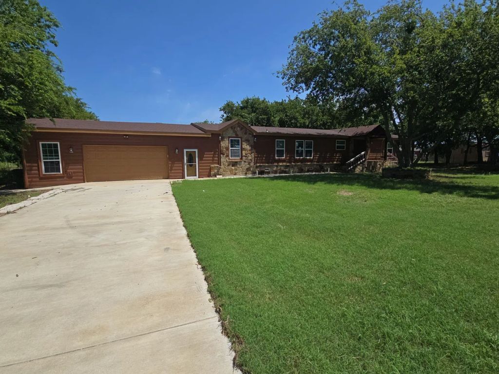 7728 County Road 915, Joshua