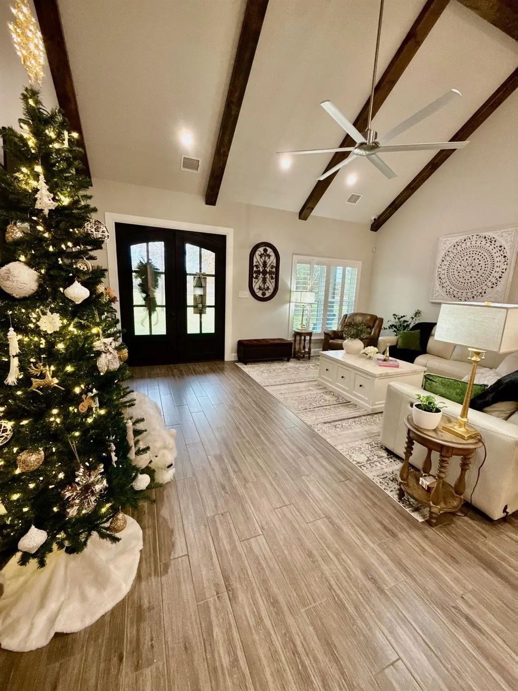 100 Private Road 14431, Blum