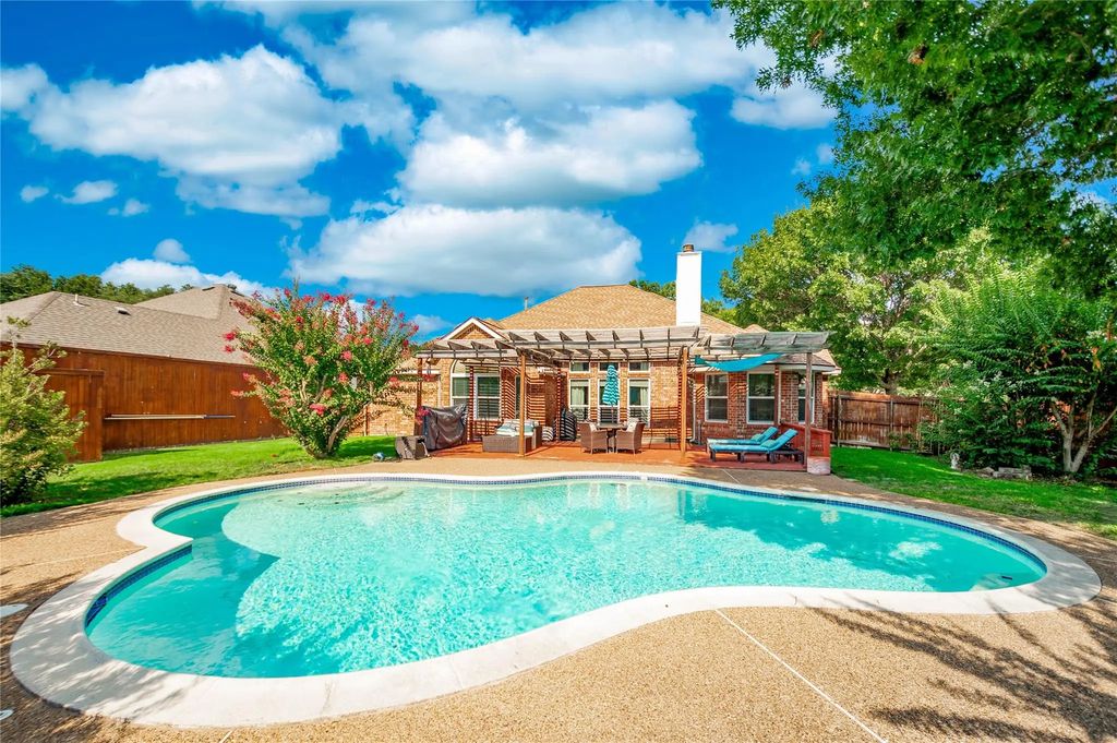 1701 Brook Lane, Flower Mound
