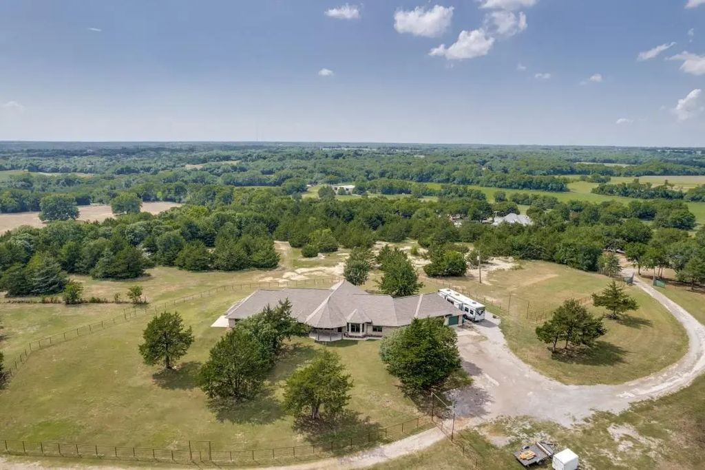 3244 Joe Davis Road, Whitewright
