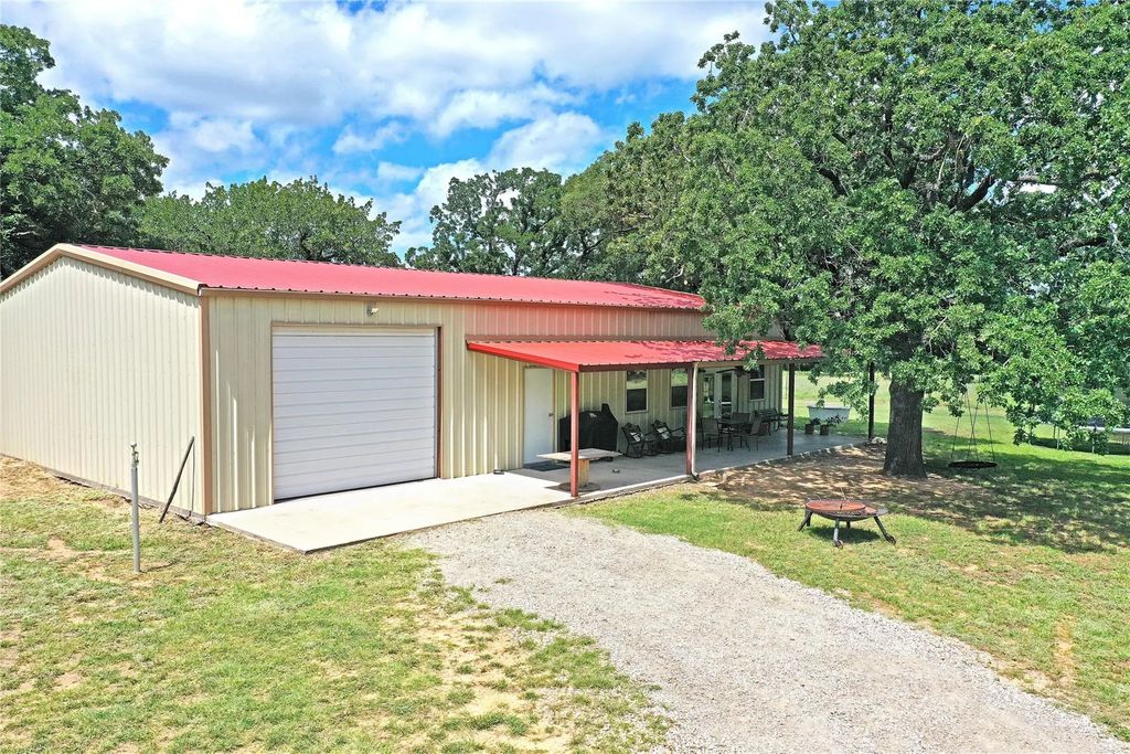 5595 Shawver Road, Jacksboro