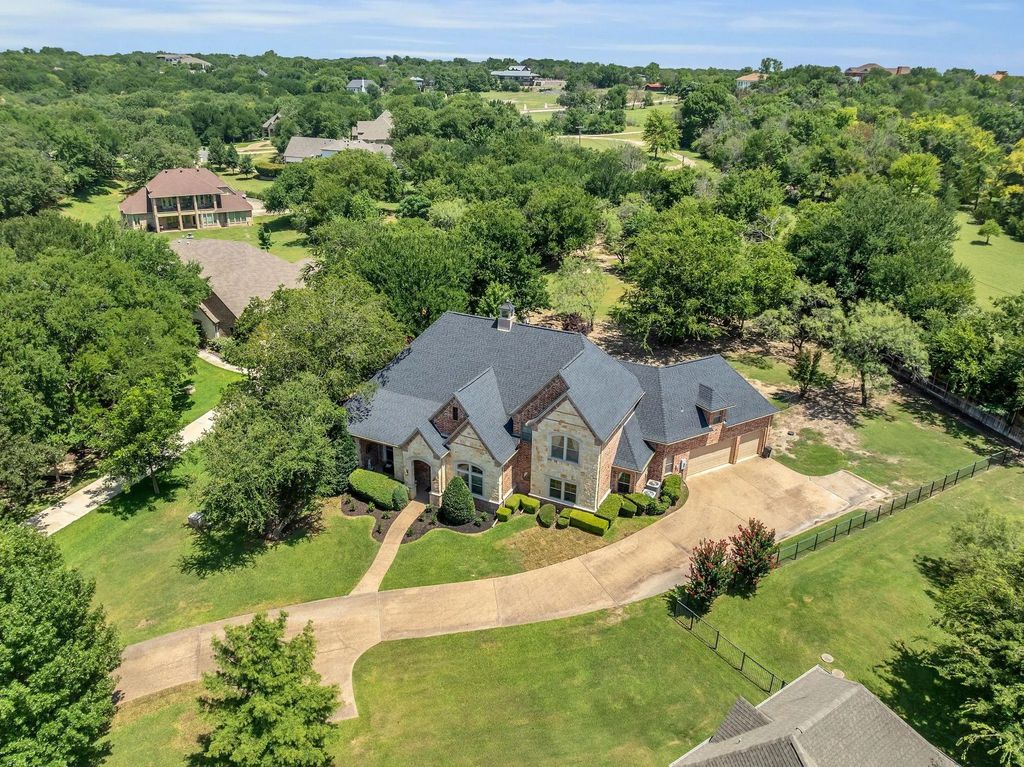 10500 Estancia Court, Fort Worth